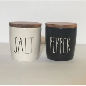 Rae Dunn sal pepper